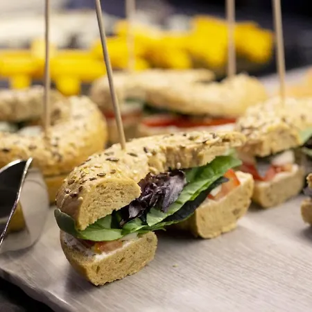 Szálloda Delfin 4 Sup 4*