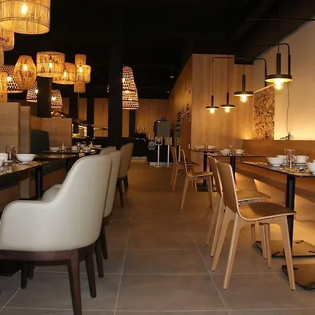 Delfin 4 Sup Szálloda