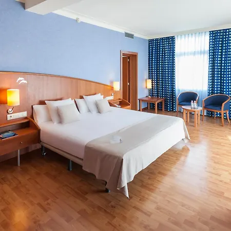 Delfín 4*
